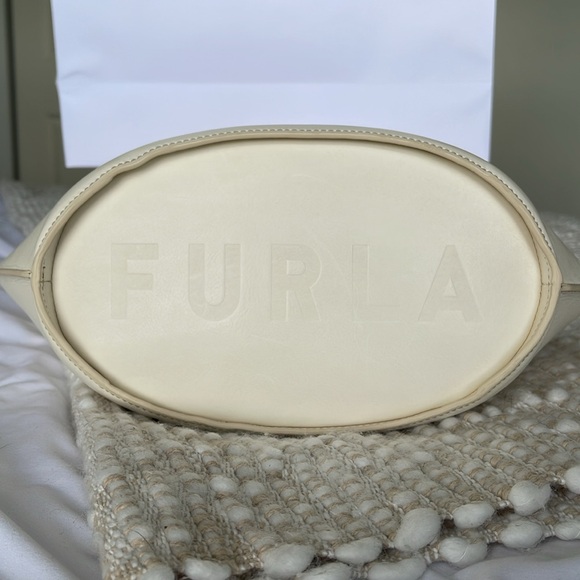 NWT Furla Unica  Earth Limited Edition 👜 in Pure White 🤍 - Picture 4 of 8
